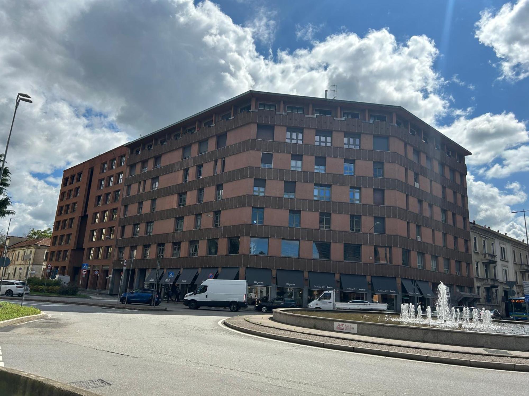 Trilocale Centro Gallarate Buitenkant foto