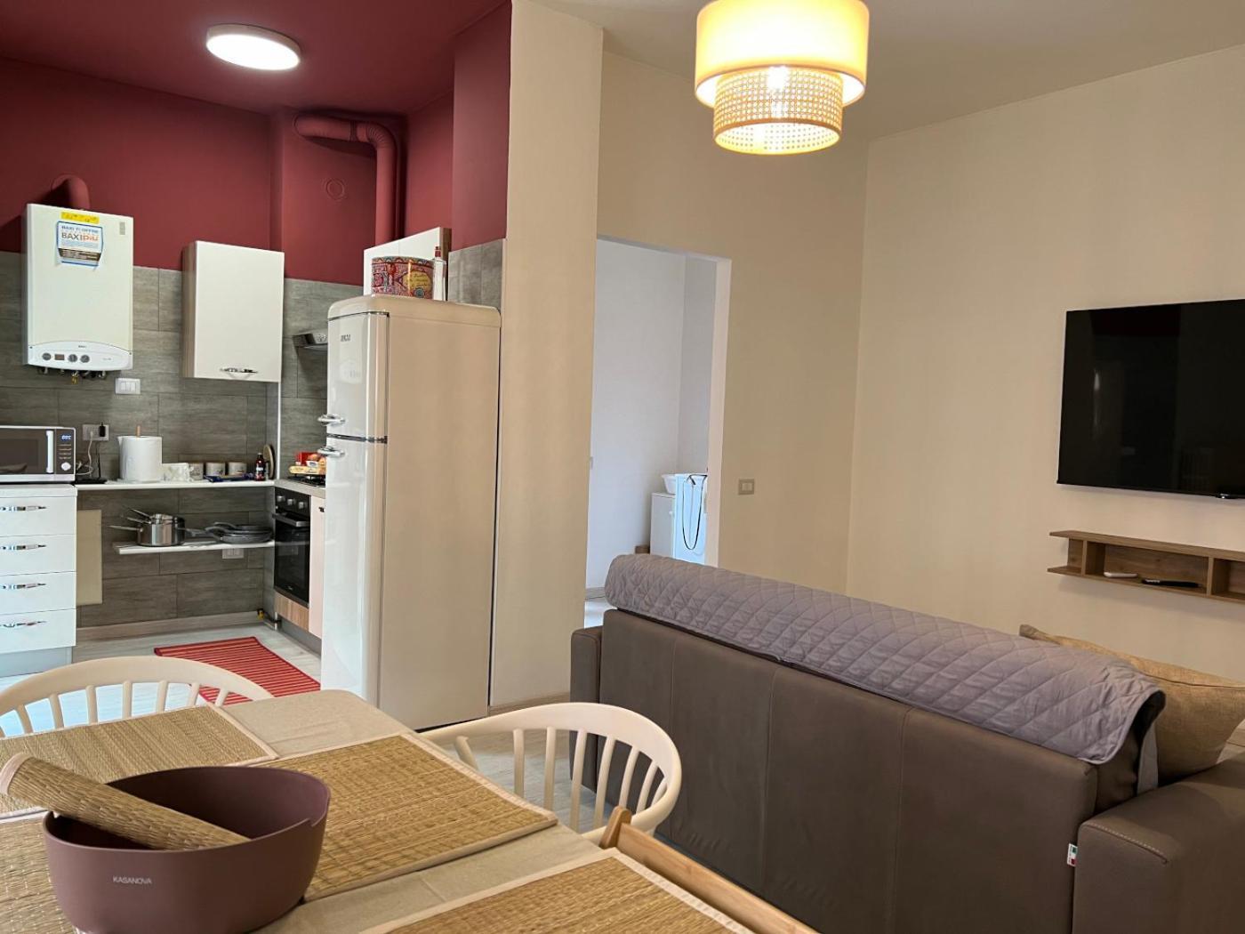 Trilocale Centro Gallarate Buitenkant foto